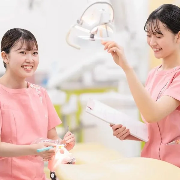 日本医歯薬専門学校の歯科衛生実習